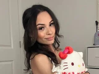 WebCAM of BabyMya777