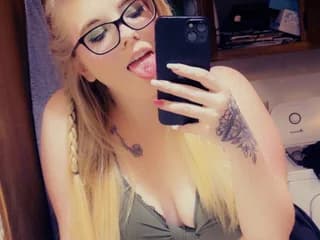 WebCAM of Blondebaddie030