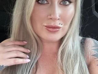 WebCAM of Innocent_dolli_x