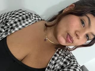 WebCAM of LunaAndLogan