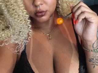 Nika_Ebony WebCAM 