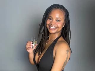 WebCAM of Thehoneyhazel