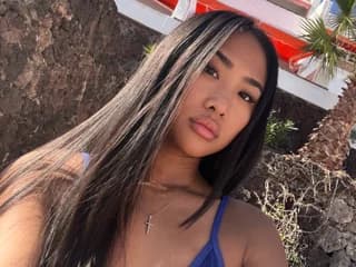 WebCAM of cherryvelvet24